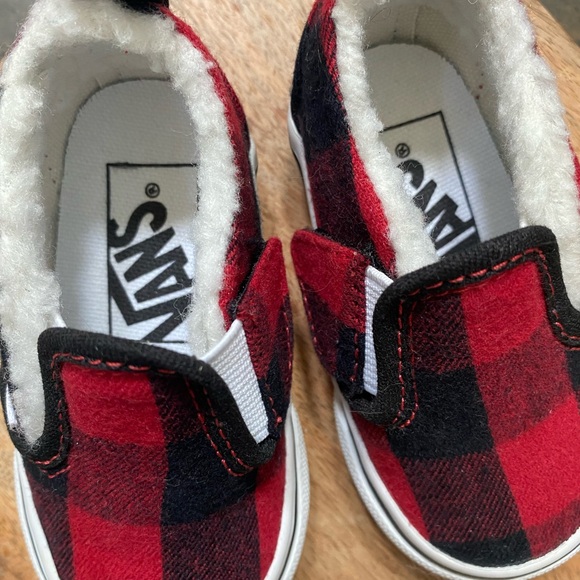 Vans Red and Black Kids Slip-On Sneakers - Picture 15 of 16